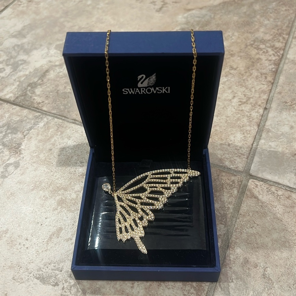 SWAROVSKII wing necklace